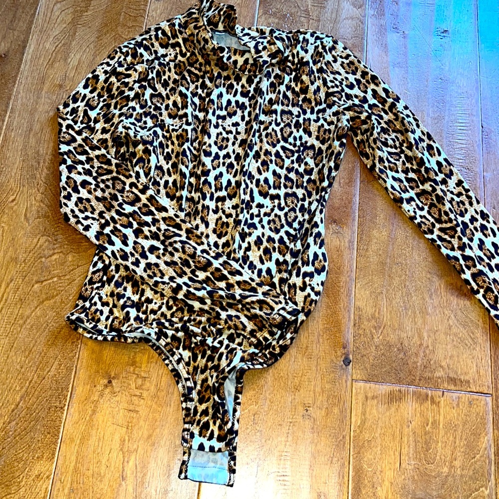 Women's bodies cheetah, print size medium